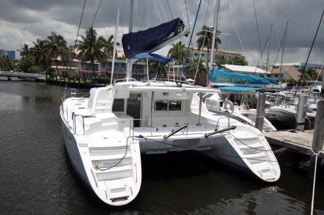 Used Sail Catamaran for Sale 2006 Lagoon 440 Boat Highlights